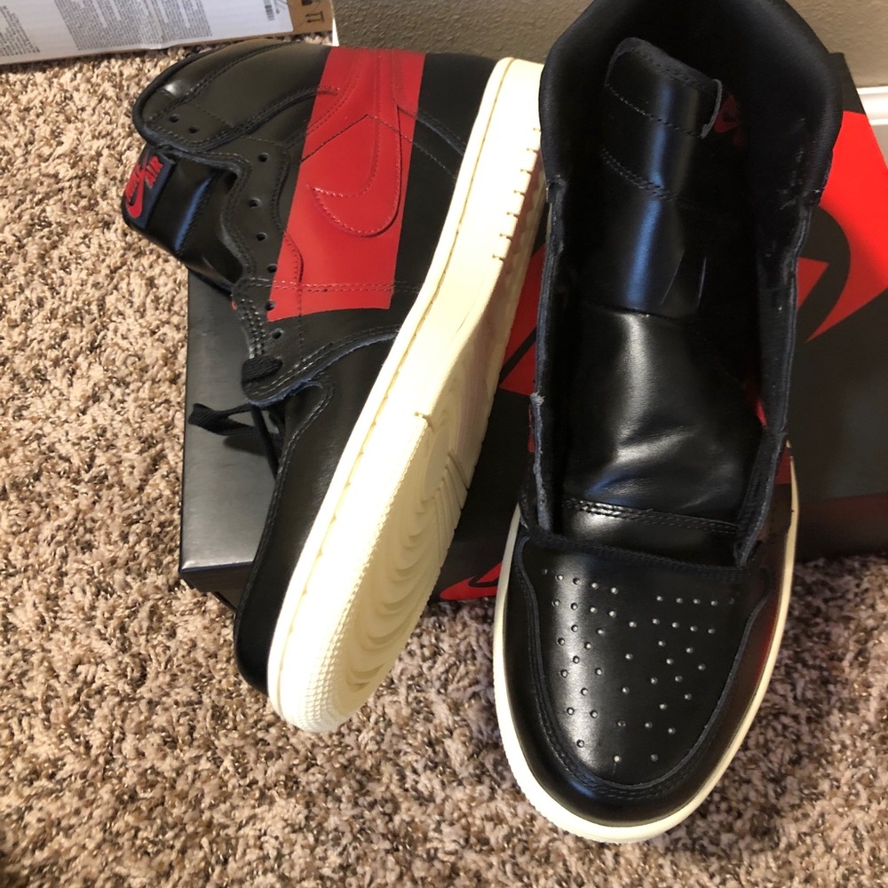 Air Jordan 1s “Defiant Couture” DS